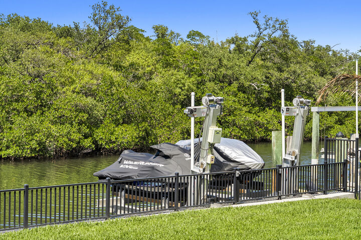 Property Photo: 8565 SE Palm Street SE FL 33455