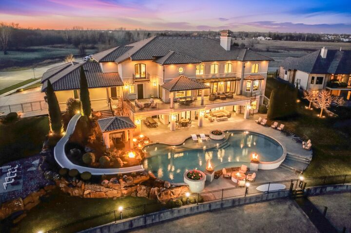 Property Photo:  3417 W Crystal Beach St  KS 67204 