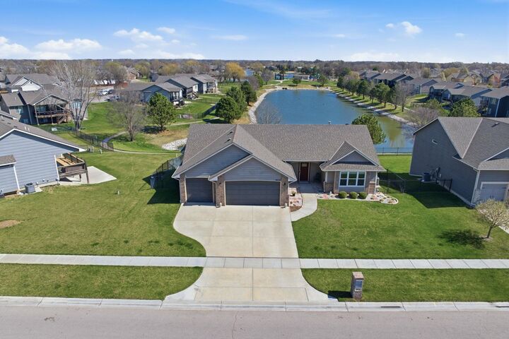 Property Photo: 2634 S Lark Ln KS 67215