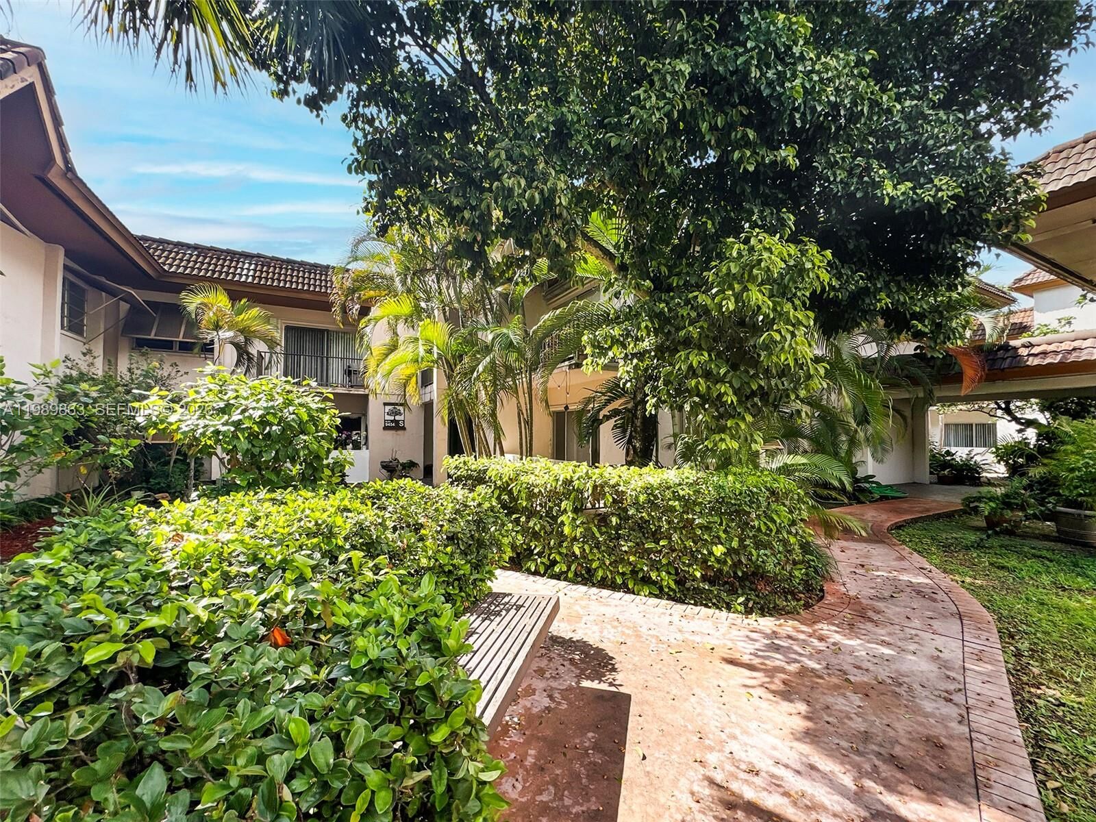 Property Photo: 9454 SW 77th Ave S1 FL 33156