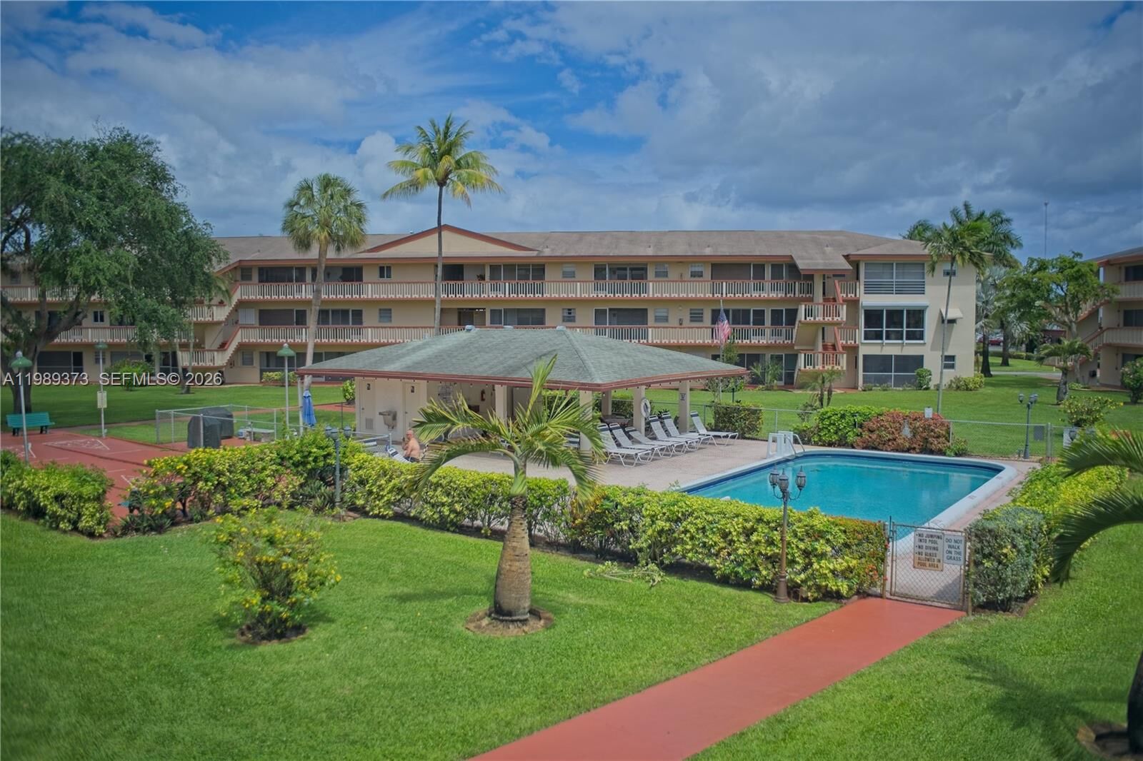 Property Photo:  5300 Washington St F215  FL 33021 