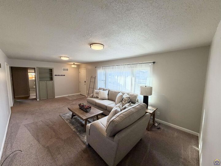 Property Photo:  742 NW 62nd St  KS 66617 