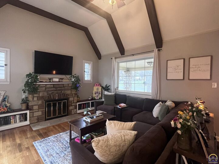Property Photo: 1514 SW Oakley Ave KS 66604