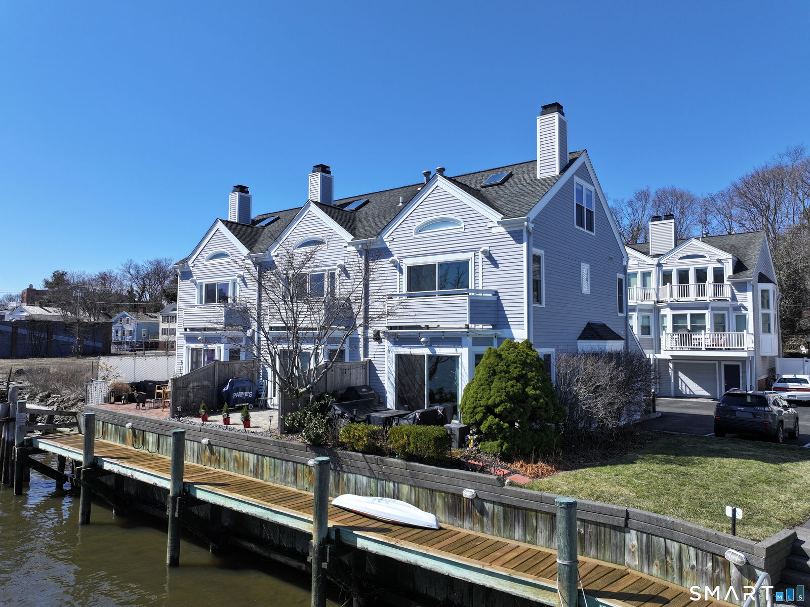 Property Photo:  225 Front Street 1  CT 06513 