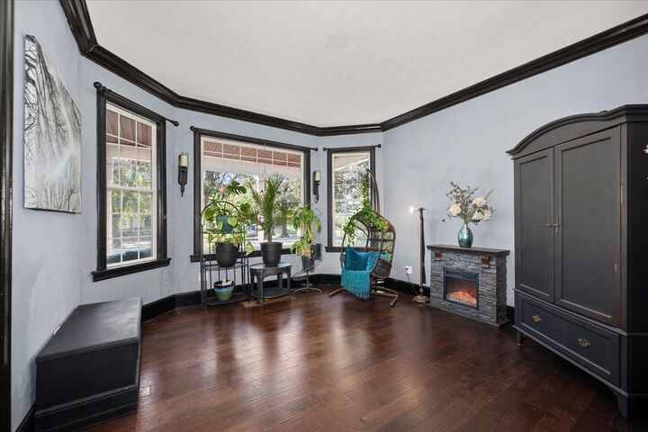 Property Photo: 1104 W Maxwell Ave WA 99201