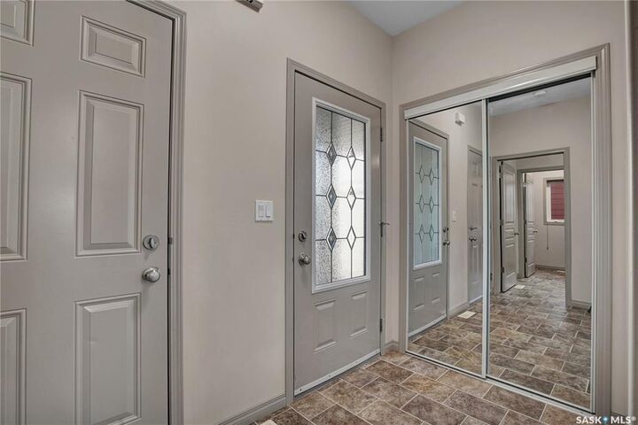 Property Photo:  211 McBeth Crescent  SK S7T 0K5 