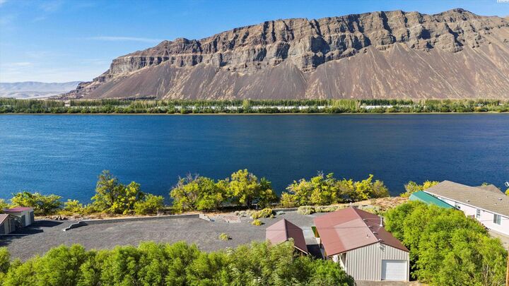 Property Photo:  18228 SW Shore Avenue  WA 99321 