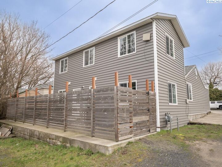 Property Photo: 620 SE McKenzie Street WA 99163