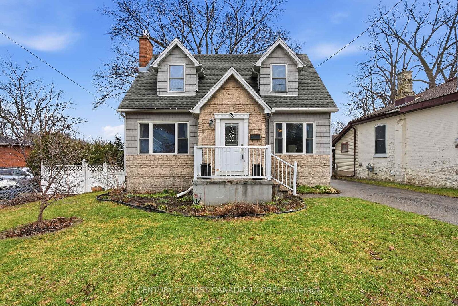 Property Photo:  76 High Street  ON N6C 4J9 