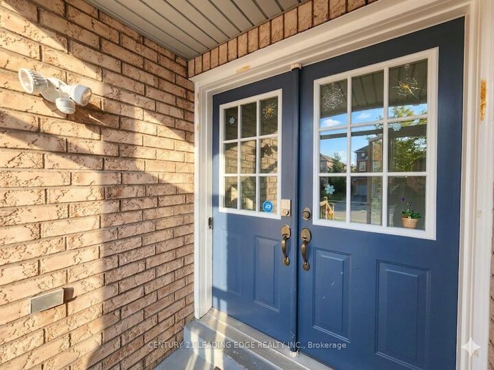 Photo de la propriété:  24 Guinevere Road  ON L3S 4S9 