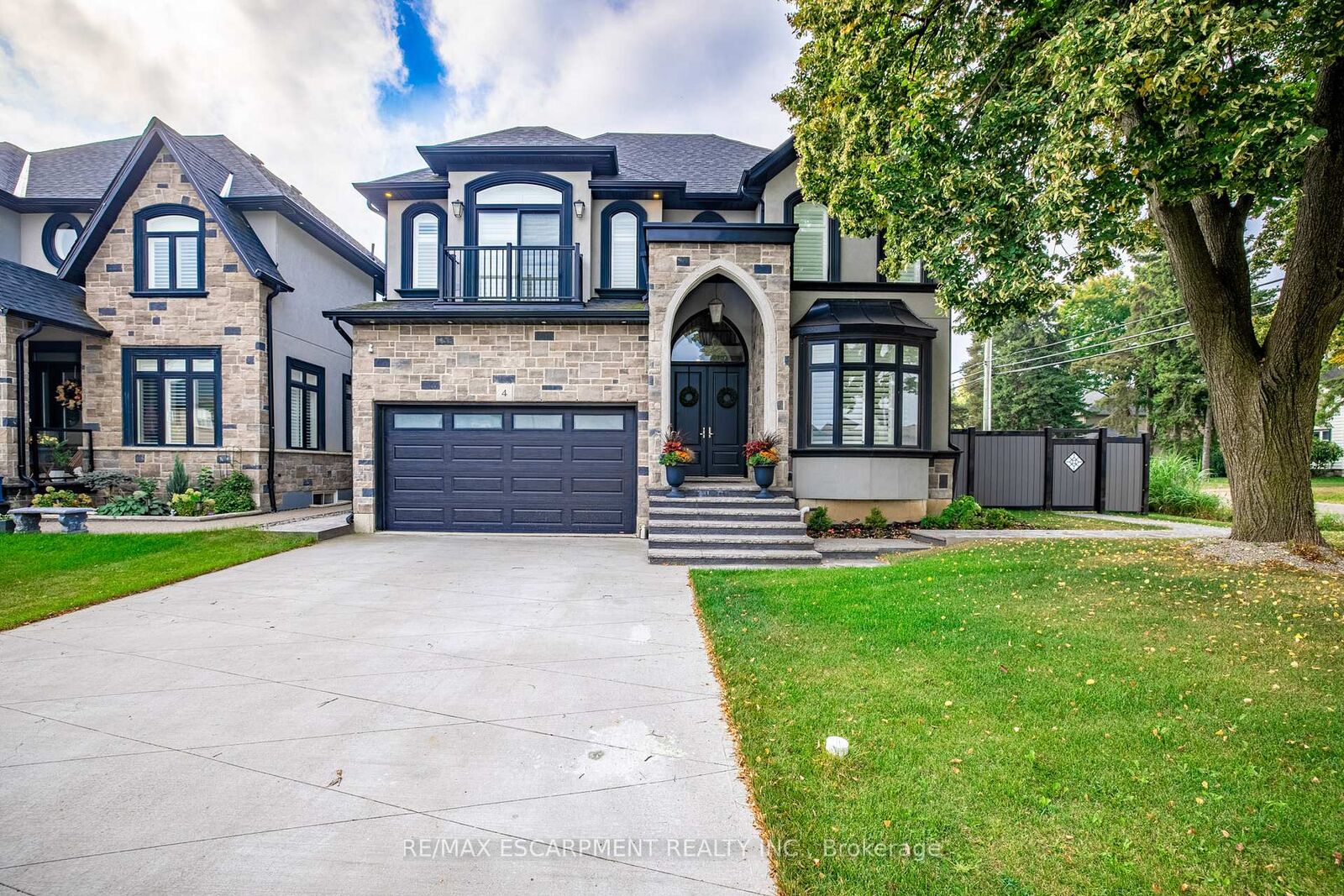 Property Photo: 4 Lockman Drive ON L9K 0C1