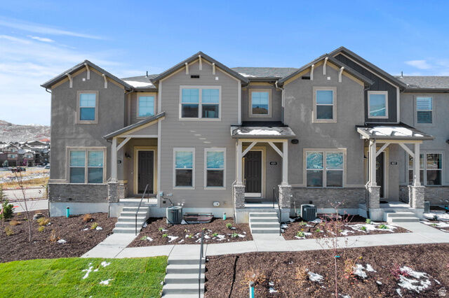 Property Photo: 1025 W Wasatch Spring Rd Q5 UT 84036