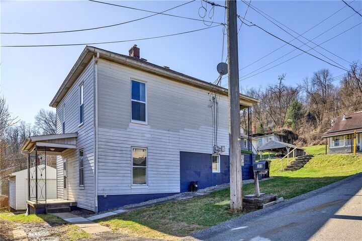Property Photo:  123 Lloyd Ave  PA 15137 