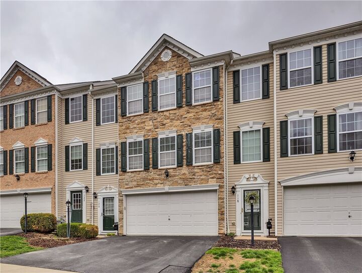 Property Photo:  120 Cole Ct  PA 16037 