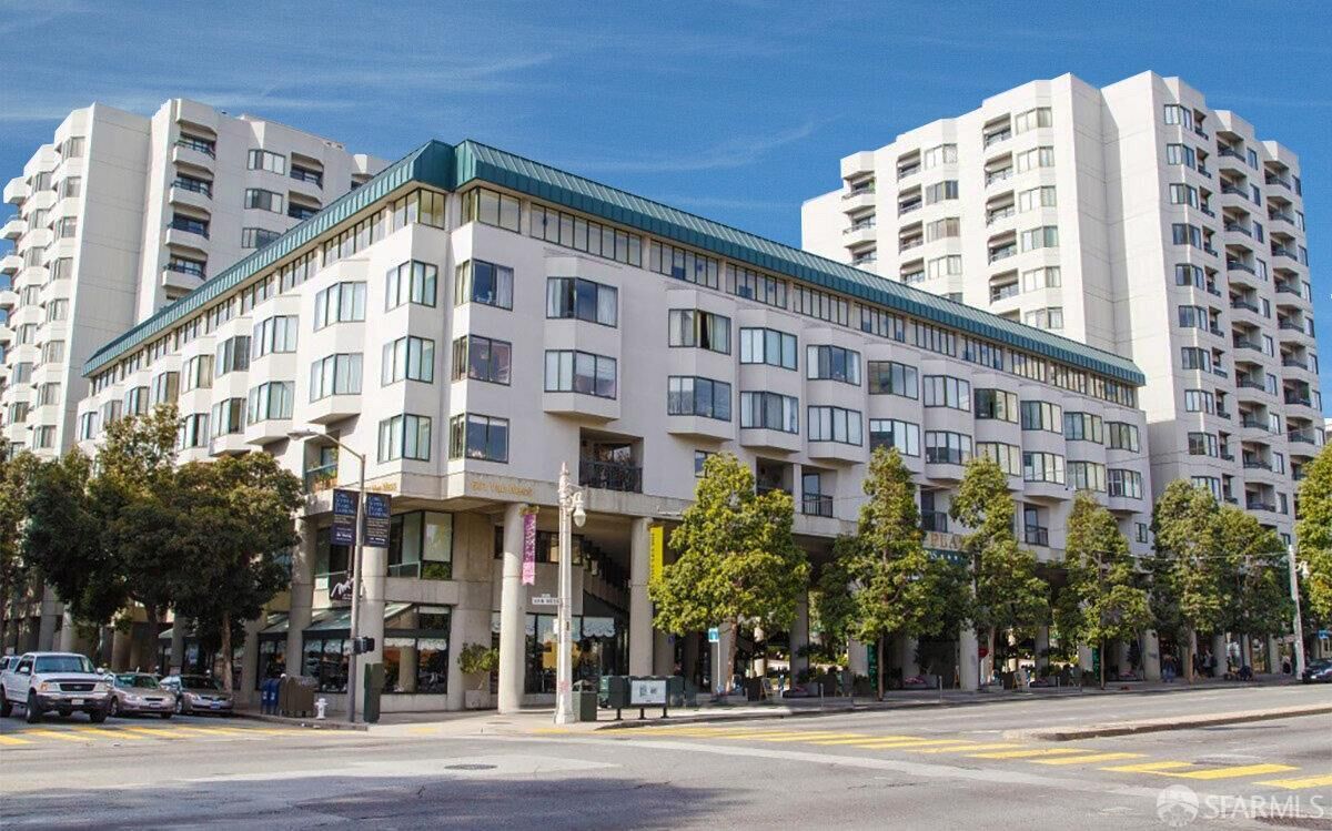 Property Photo:  601 Van Ness Avenue 509  CA 94102 