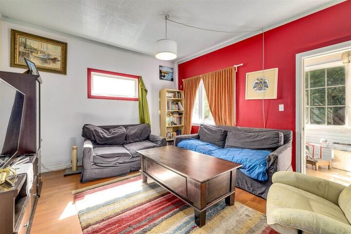 Property Photo:  112 Tenth Avenue  BC V3L 2B1 