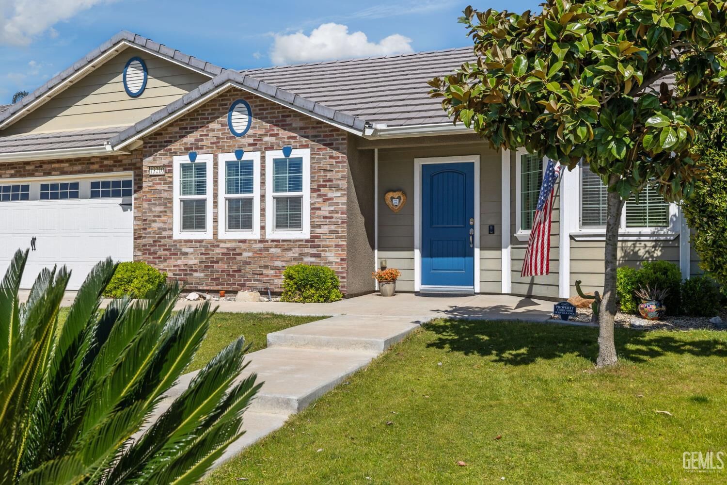 Property Photo: 13210 Sunlight Star Street CA 93314