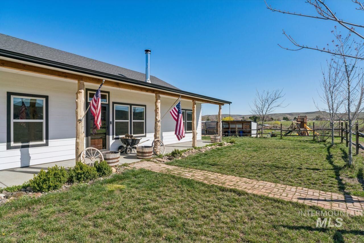 Property Photo:  3011 Center Ave  ID 83661 