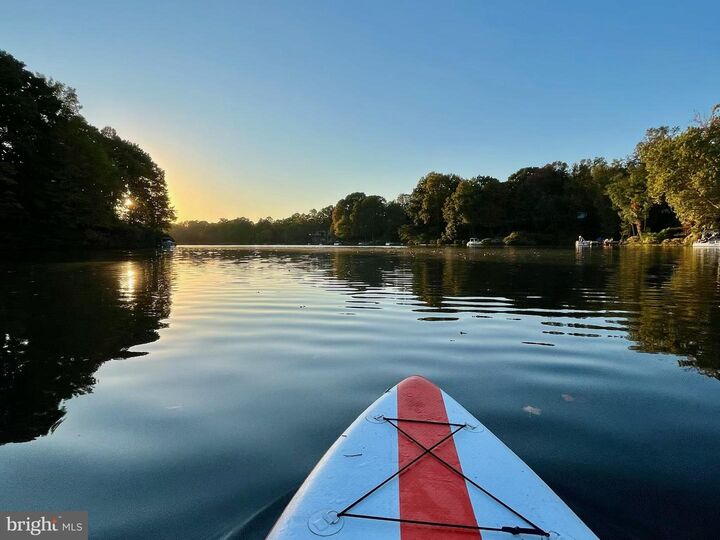 Property Photo:  4925 Breeze Way  VA 22025 