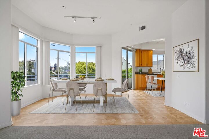 Property Photo:  1325 Arizona Ave  CA 90404 