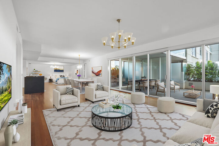 Property Photo:  6250 Hollywood Blvd  CA 90028 