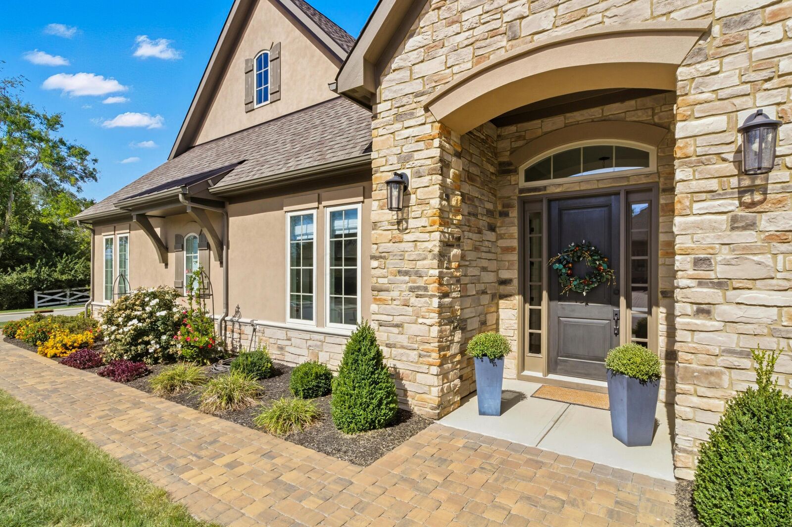 Property Photo: 3327 Wolf Ridge Drive OH 43017