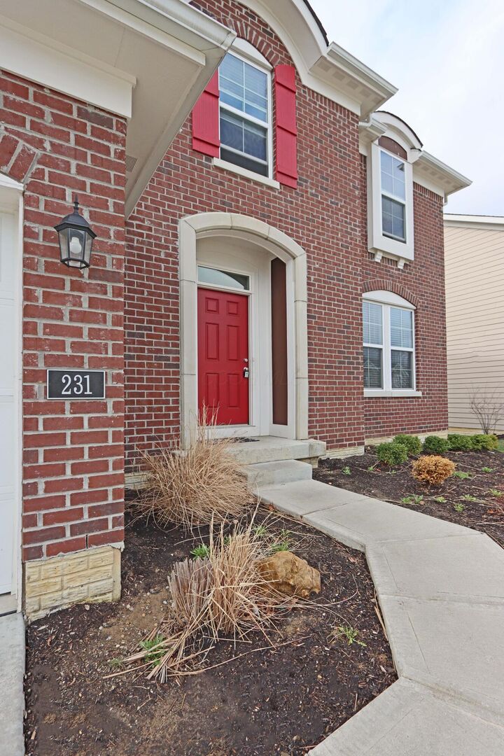 Property Photo:  231 Harness Way  OH 43015 
