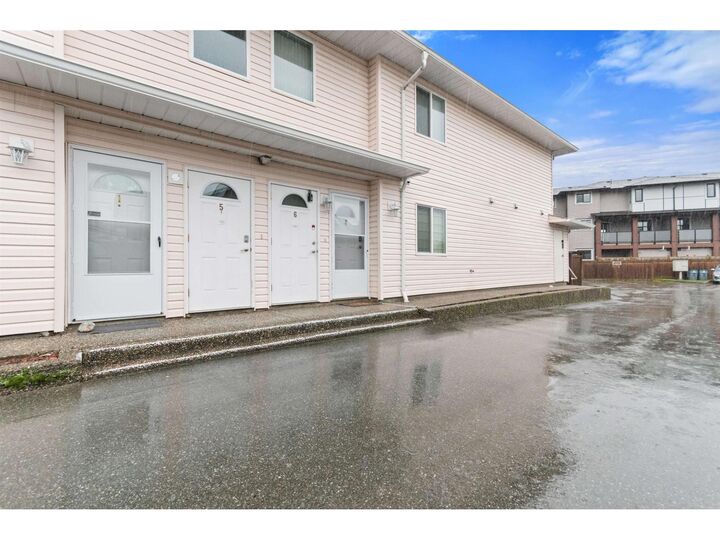 Photo de la propriété:  46562 Yale Road 6  BC V2P 2R5 
