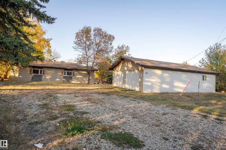 Property Photo:  62 Buskmose Drive  AB T0C 2V0 