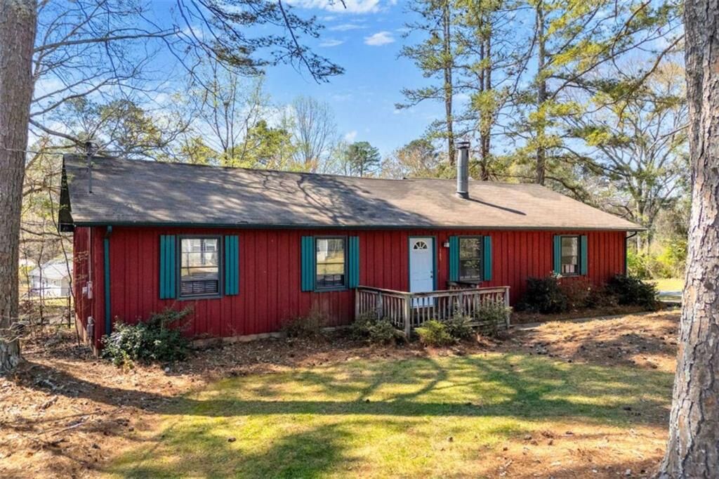 Property Photo: 185 Live Oak Place GA 30606