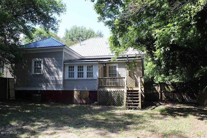 Property Photo:  1709 Rembert Ave  GA 31201 