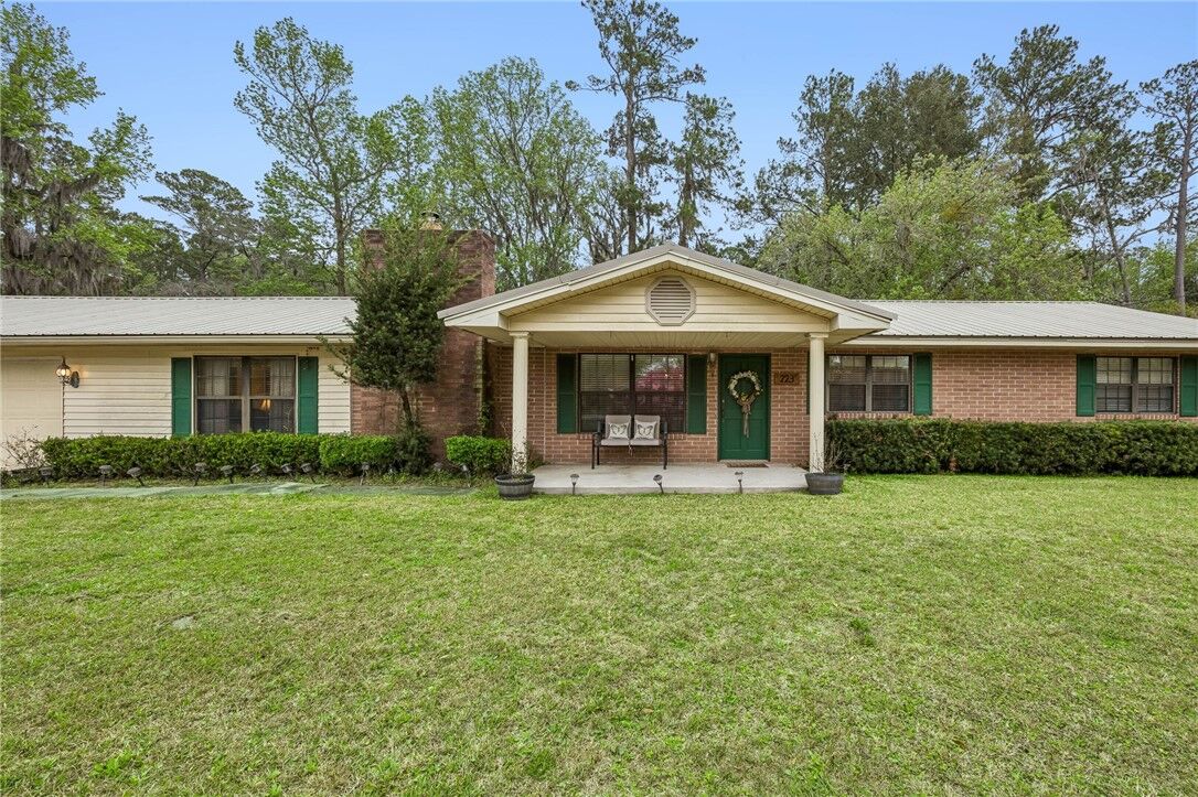 Property Photo:  223 S Sheffield Street  GA 31548 