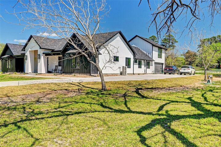 Property Photo: 45 Echo Lane TX 77320