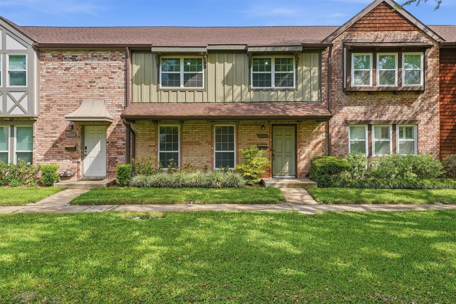 Property Photo:  2325 Triway Lane 208  TX 77043 