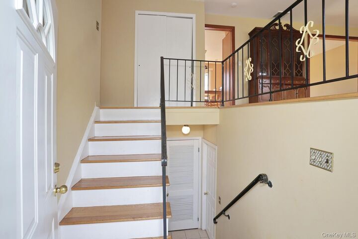 Property Photo:  74 Minuteman Circle  NY 10962 