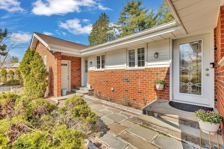 Property Photo:  47 Willow Drive  NY 10510 