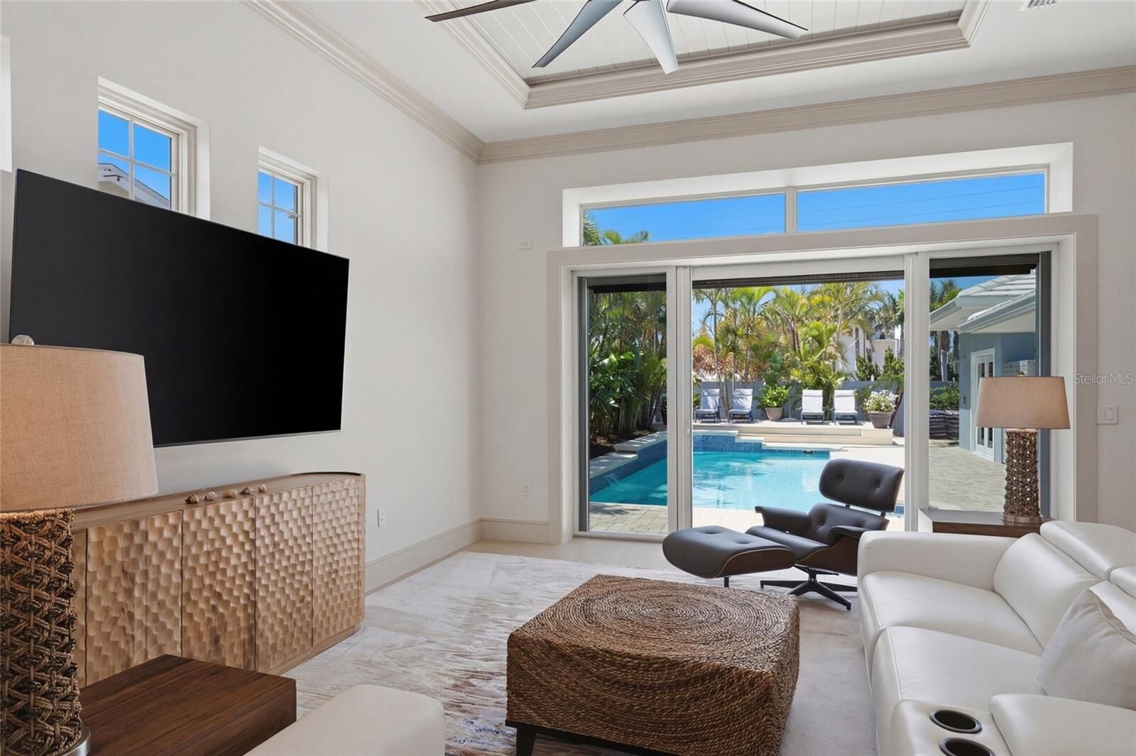 Property Photo:  408 Jackson Drive  FL 34236 