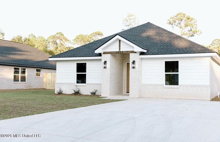 Property Photo:  1808 Barracuda Drive  MS 39553 