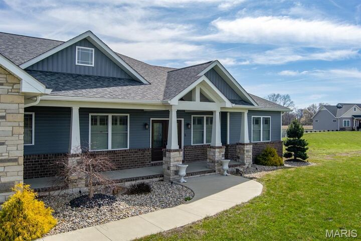 Property Photo: 6602 Golden Raintree IL 62025