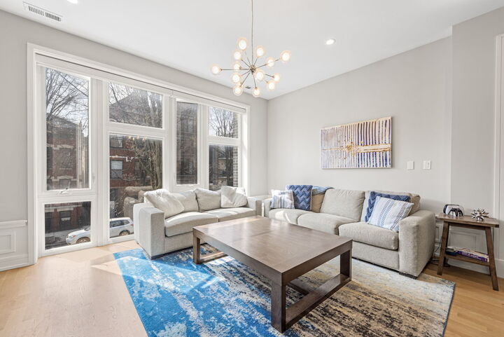 Property Photo:  1518 W Thomas Street 2  IL 60642 