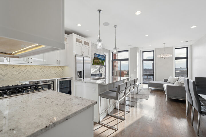 Property Photo:  4220 S Ellis Avenue 4N  IL 60653 