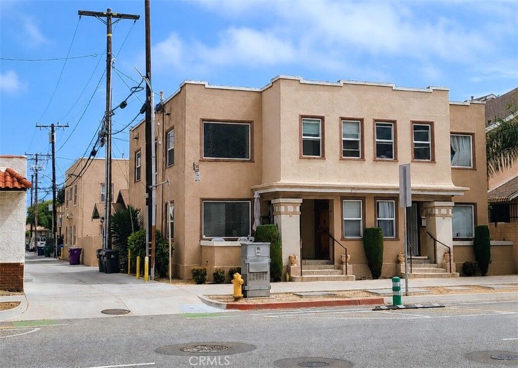 Property Photo:  617 West 3rd Street  CA 90802 