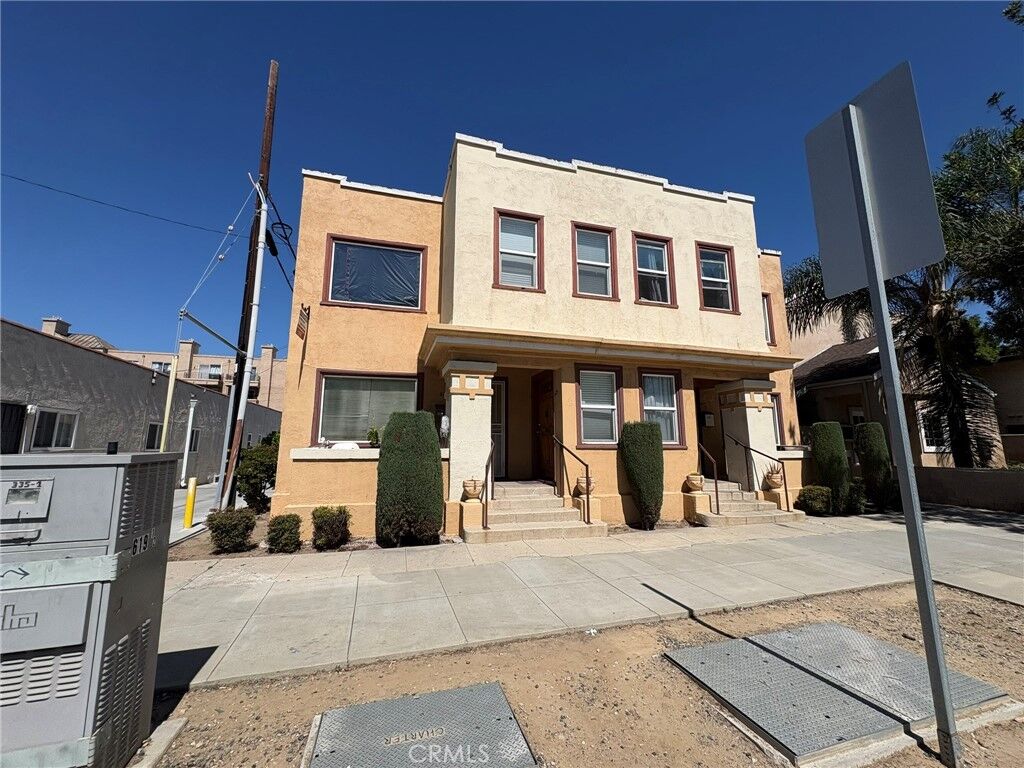 Property Photo:  617 West 3rd Street  CA 90802 