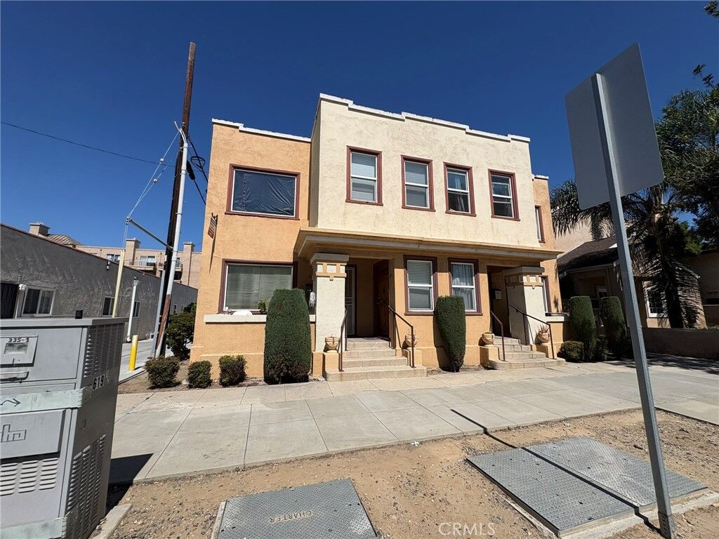 Property Photo:  617 West 3rd Street  CA 90802 