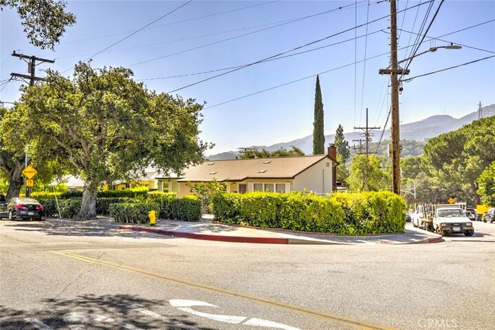 Property Photo:  3352 Montrose  CA 91214 