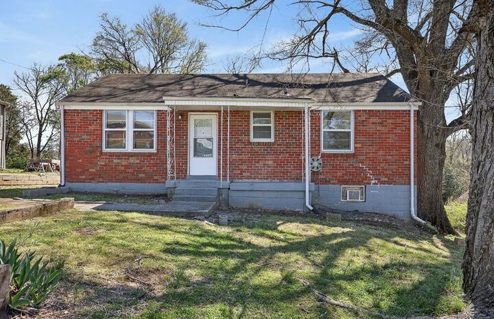 Property Photo: 5006 Yorktown Rd TN 37211