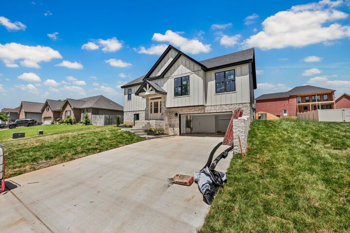 Property Photo:  255 Bellshire Dr  TN 37043 