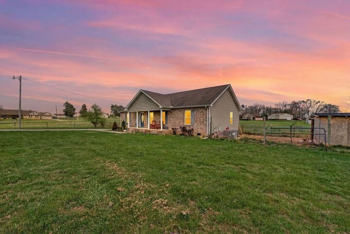 Property Photo:  129 Patriot Cir  TN 37160 