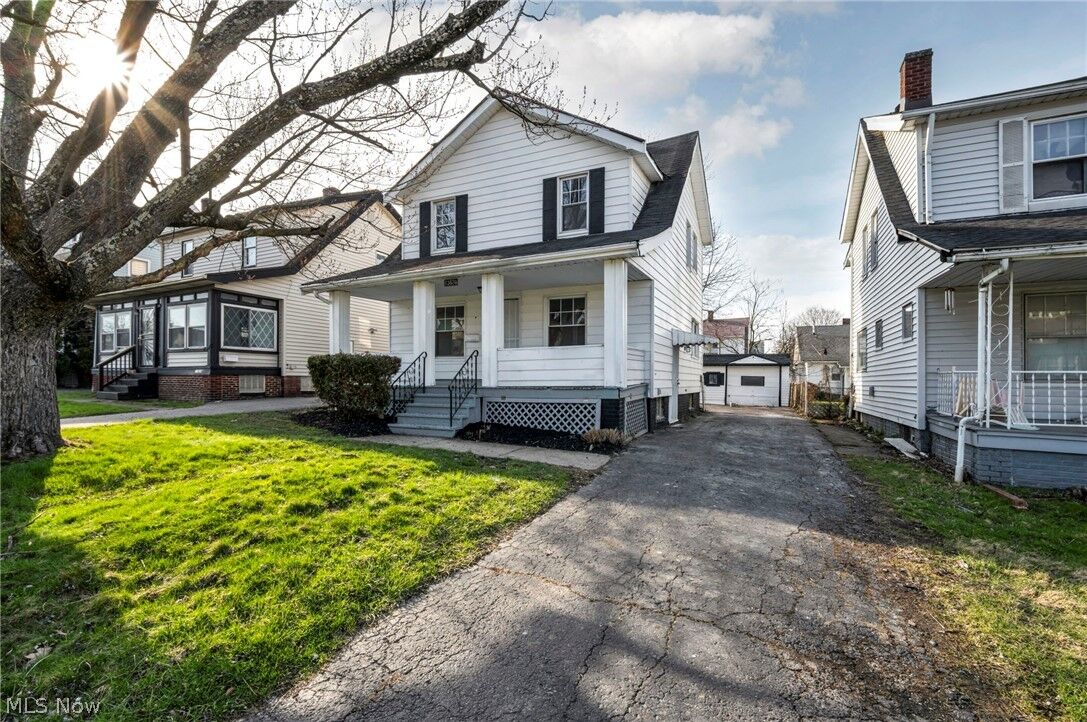 Property Photo:  13620 S Parkway Drive  OH 44105 