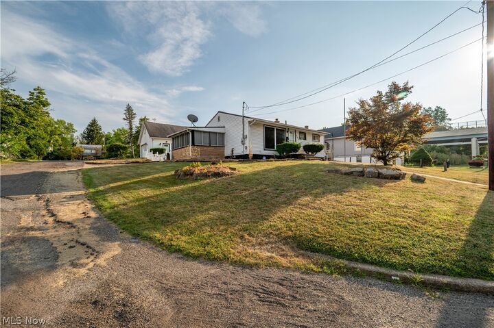 Property Photo:  2101 Cherry Hill Avenue  OH 44509 